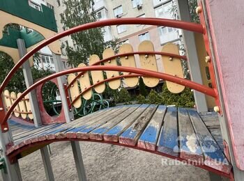 Ремонт дитячого майданчика
