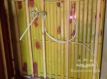 Утеплення контейнера з середини пінопластом на монтажну піну 36м
