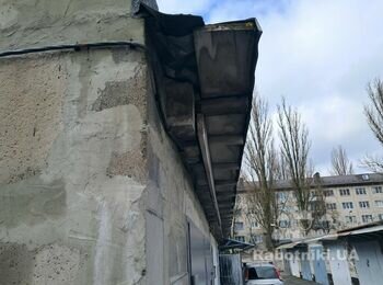 Изготовление и установка козырька над воротами в гараж