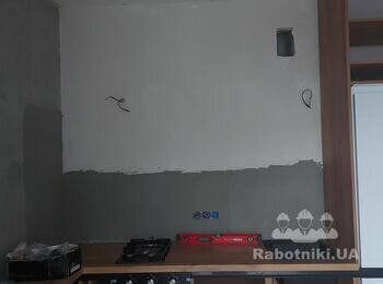Укладка плитки на стіну