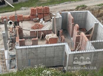 Кладка цегли, монолітна плита перекриття