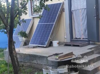 Навіс при вході в будинок