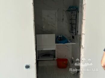 Установка дверей в ванную комнату