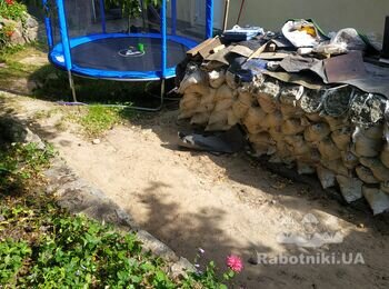 Укладання тротуарної плитки , приблизно 90м2.