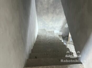 Обшити деревом бетонні сходи