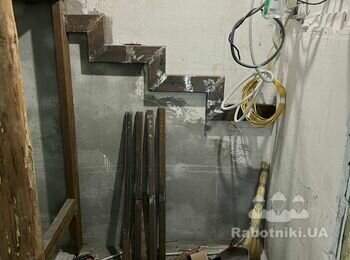 Монтаж готовых откатных ворот и доварить лестницу в доме