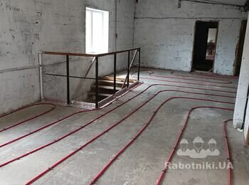 Влаштування стяжки з готової бетоної суміші близько 800 м2