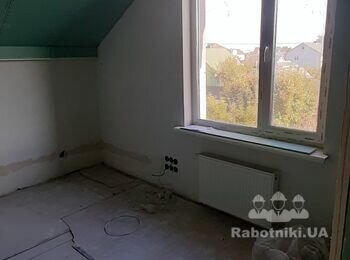 Укладка чистової дерев'яної підлоги