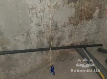 В ванной комнате положить плитку