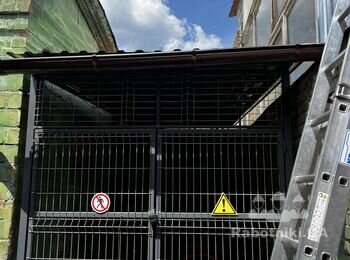 Закріпити зливи від протікання води