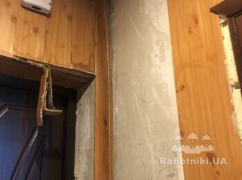 Замінити покриття на підлозі (постелит та усунути пошкодження на стіні