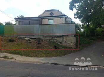 Фундамент під паркан