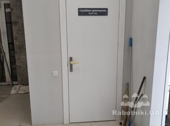Монтаж межкомнатных дверей