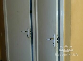 Реставрація 3-х міжкімнатних дверей у хрущовці