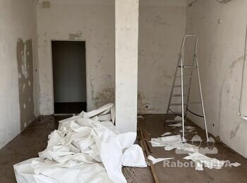 Шпаклівка стін.Поклейка шпалер.