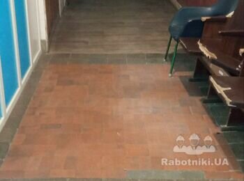 Плитка, шпаклювання, фарбування та монтаж стелі типу "армстронг"