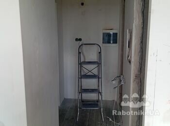 Потрібно пофарбувати 145 м2 стін