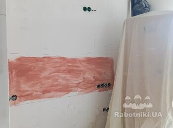 Потрібно пофарбувати 145 м2 стін