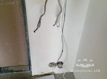 Потрібно поставити розетки і т.д