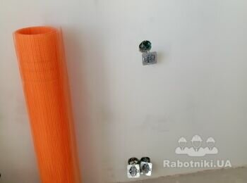 Потрібно поставити розетки і т.д
