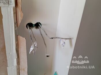 Потрібно поставити розетки і т.д
