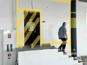 Кладка газоблоку орієнтовно 3м3 та монтаж дверей(двостулкові)