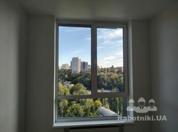 Монтаж пластикових карнизів та плінтуса
