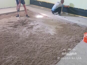 Срочно. Бетонный пол с топингом- 130 м.2