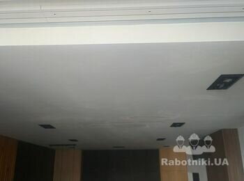 Перешпаклевание и покраска потолка