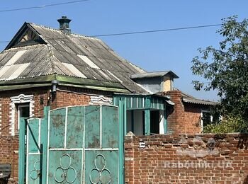 Нужно демонтировать старый шифер и смонтировать новый