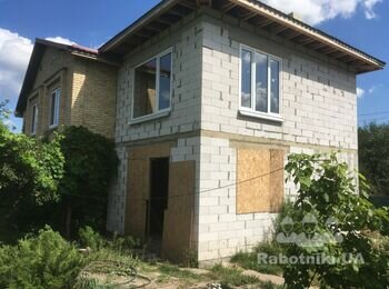 Вимощення і чорнова підлога в Малій Солтанівці
