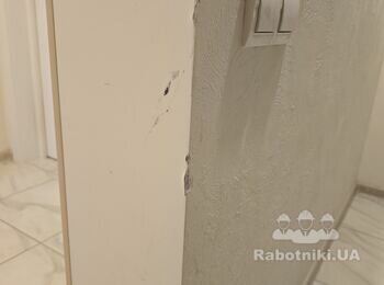 Переложить зеркальное панно и отремонтировать откос