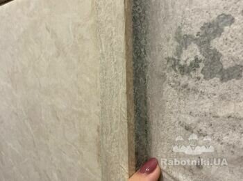 Укладання плитки на стіну