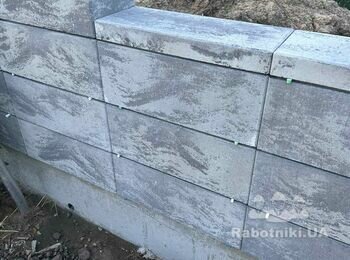 Кладка блоків забор