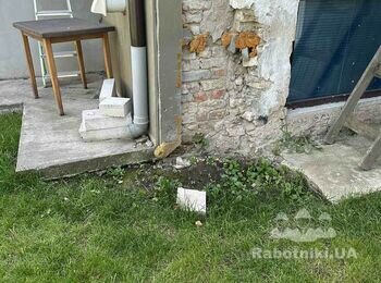 Майстер для дрібних будівельних робіт з інструментом