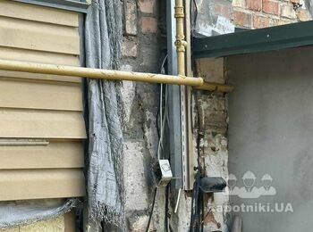 Майстер для дрібних будівельних робіт з інструментом