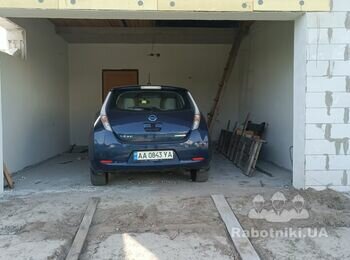 Монтаж секційних воріт з автоматикою