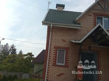 Заміна старого водостоку на приватному будинку