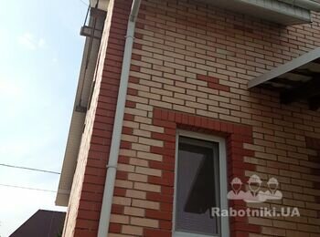 Заміна старого водостоку на приватному будинку