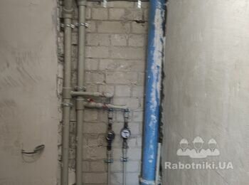 Смонтировать короб из гипсокартона в ванной, чтобы закрыть трубы