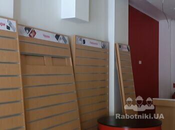 Проведення відновлювальних робіт у магазині Водафон
