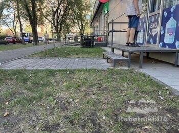 Демонтаж та монтаж нової тротуарної плитки
