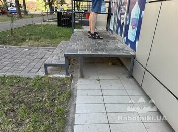 Демонтаж та монтаж нової тротуарної плитки