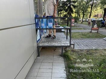Демонтаж та монтаж нової тротуарної плитки