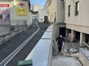 Демонтажні роботи плитки пола з вивозом сміття 450 кв.м., Sky Park
