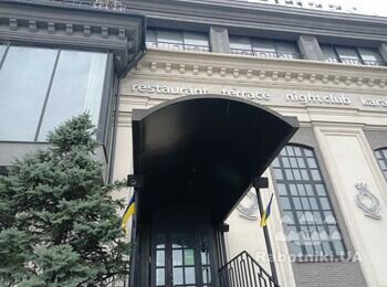 Фарбування, часткова реставрація фасаду
