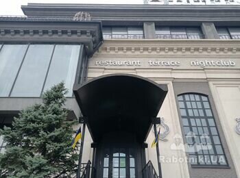 Фарбування, часткова реставрація фасаду