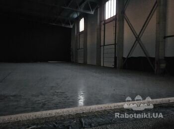 Необхідно зварити металеві сходи та перекриття