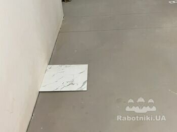 Укладка 23.5 кв. м. плитки на пол в кухне (квартира)