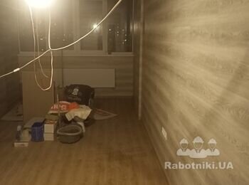Потрібні укласти ламінат на стіну